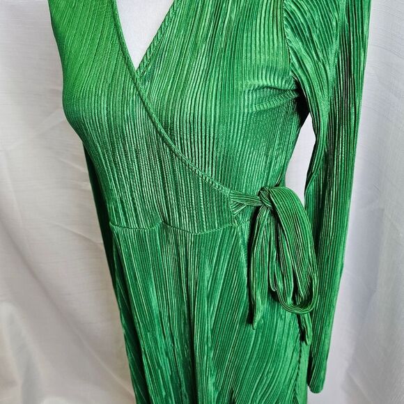 River Island Green Daywear Plisse Wrap Midi Dress Size US6 - Picture 12 of 13